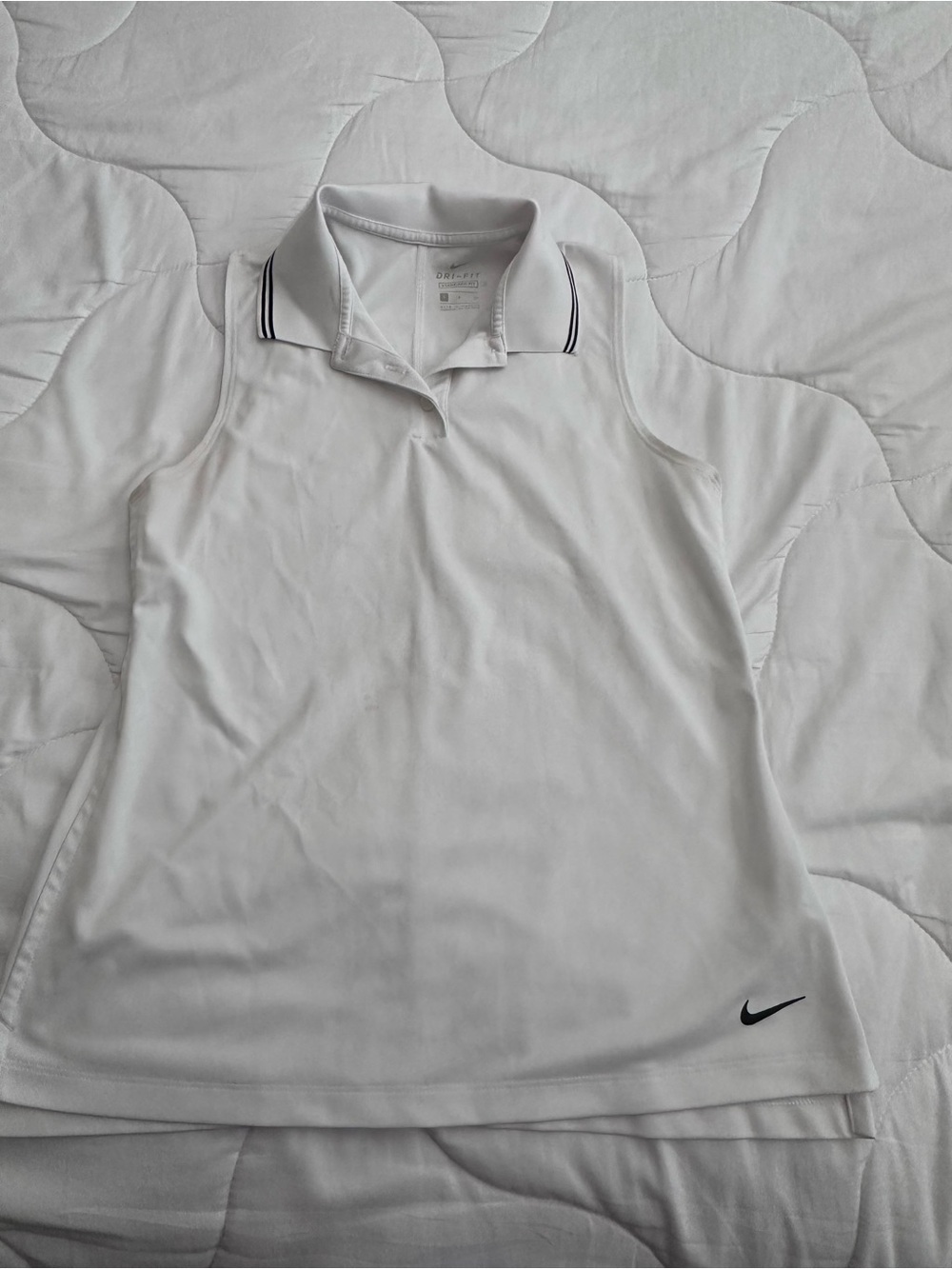 Nike Women’s White Sleeveless Polo Shirt - Picture 3 of 9
